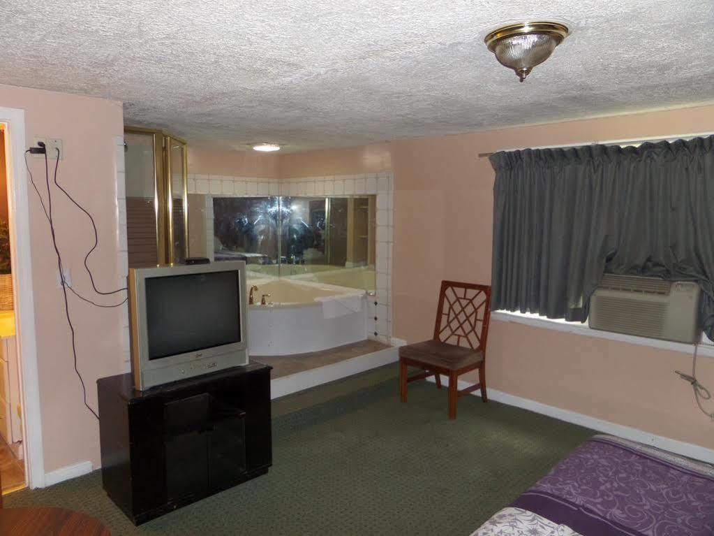 Budget Inn Dayville Exterior foto